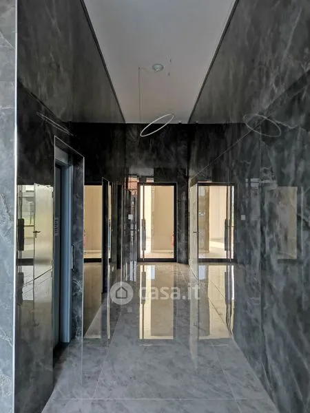 Entrée - New Triplex with Terrace in Monza