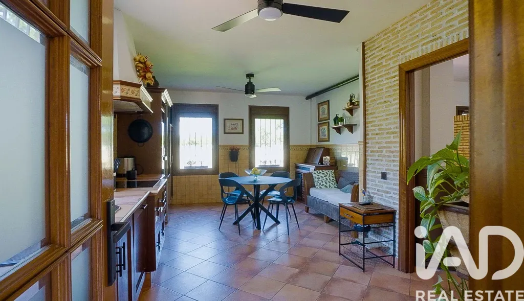 Salle à manger - Rustic House with Golf View in Huelva