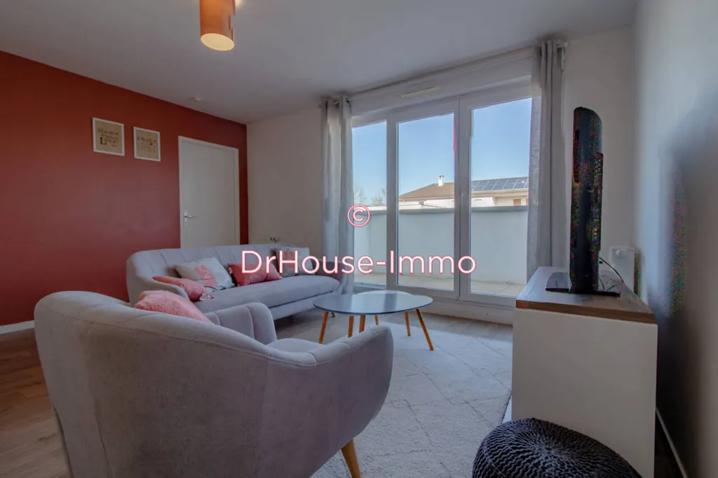 Living Room - 2-Bedroom Apartment with Balcony in Mureaux