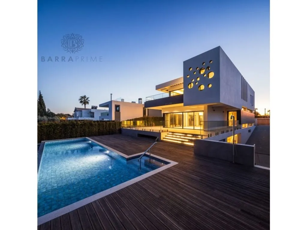 Pool - Contemporary Villa with Golf View in Vilamoura