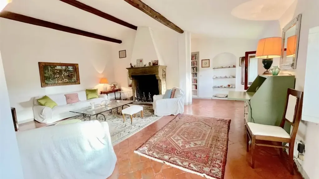 Elutuba - Prestigious Penthouse in Florence
