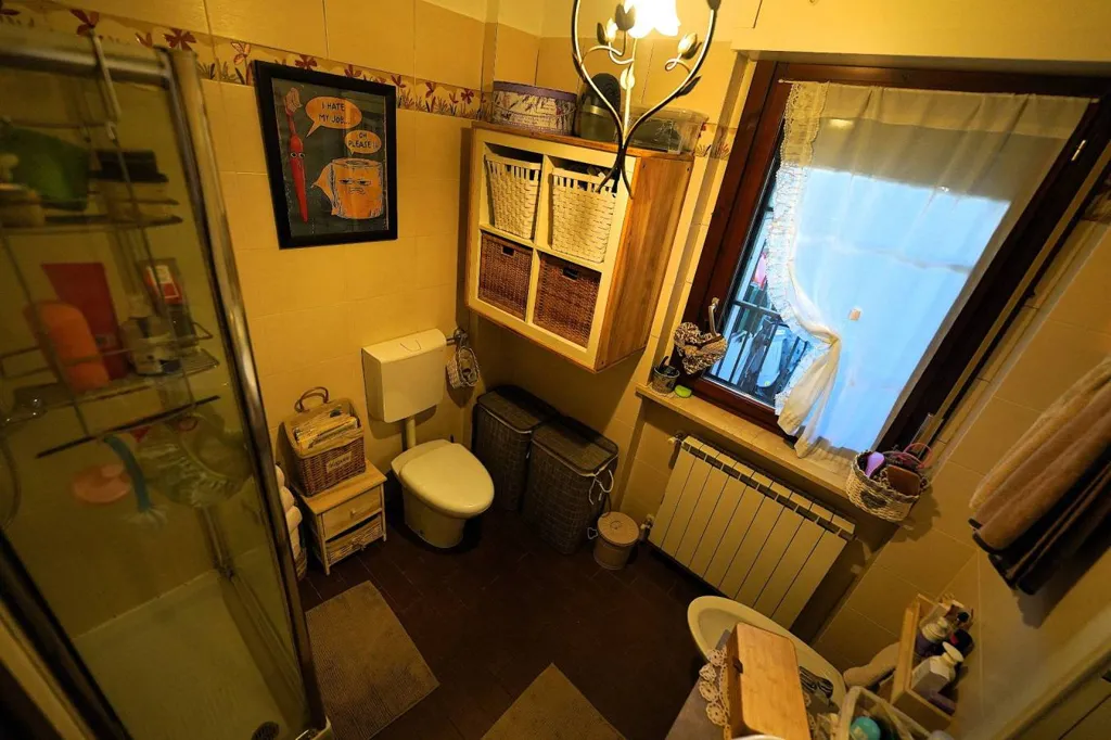 Salles de bain - Trilocale with Private Garden in La Loggia