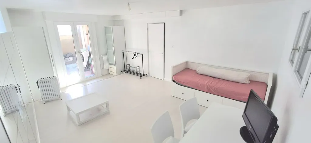 Chambres - Appartement T1 avec Balcon à Chaville