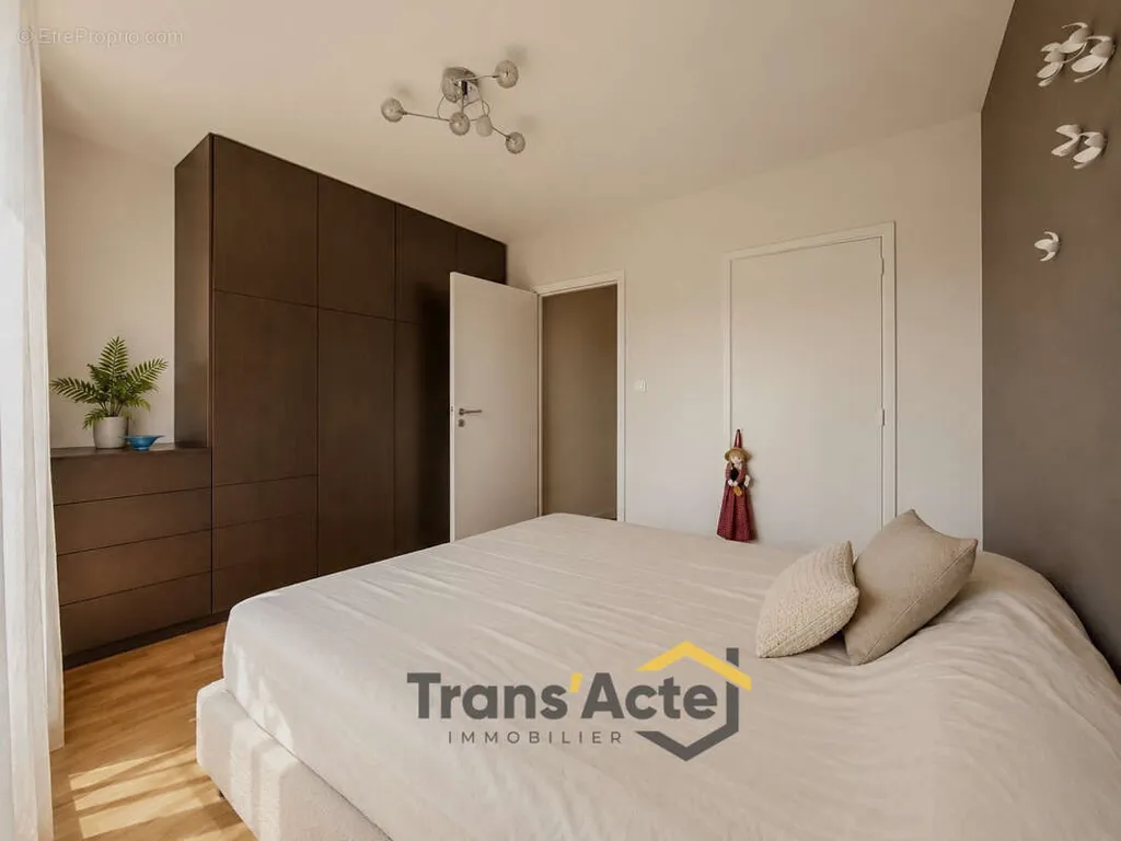 Magamistoad - Bright 3-Bed Flat with Balconies in Loos