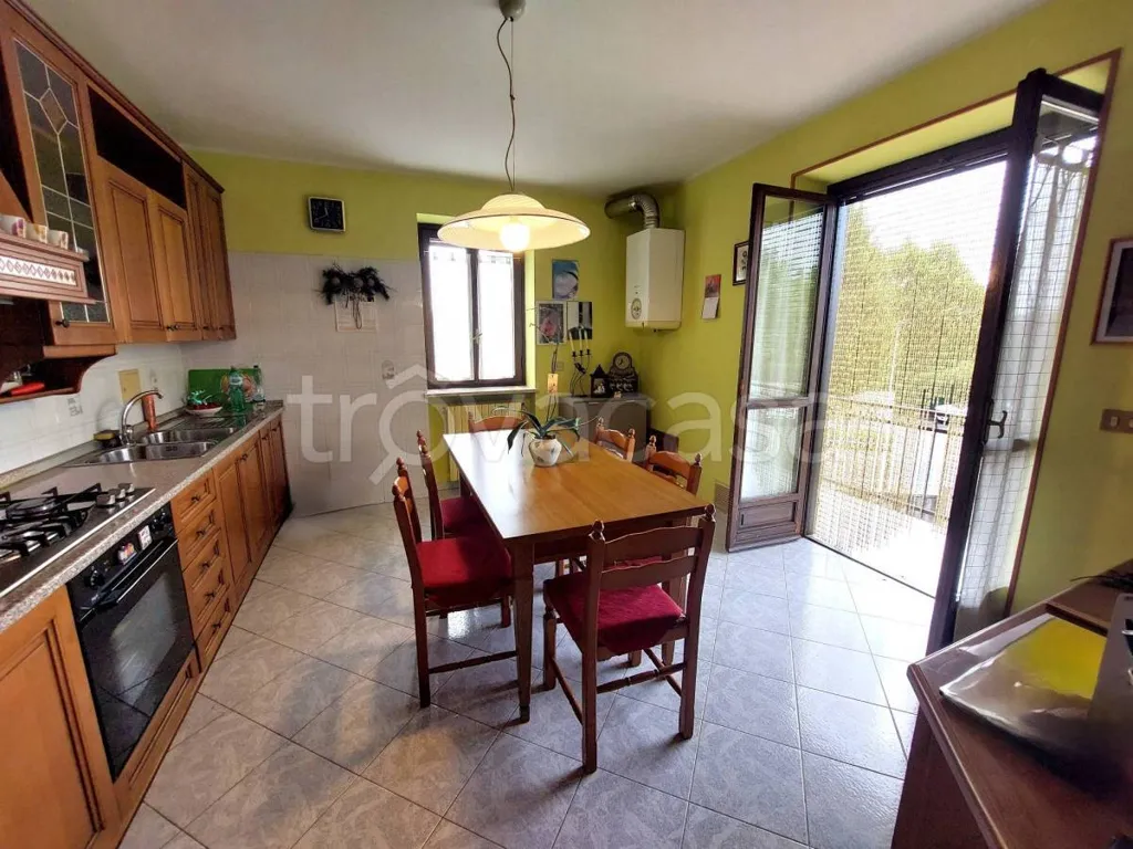 Salle à manger - Spacious Apartment with Balconies in Scarnafigi
