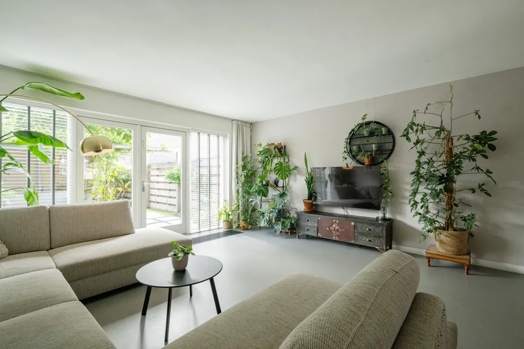 Elutuba - Spacious Semi-detached House with Garden in Leerdam