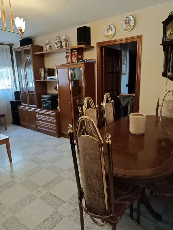 Salle à manger - Apartment with Lift in Moratalaz, Madrid