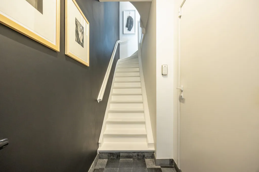Pièces - Duplex Contemporain avec Garage à Anvers