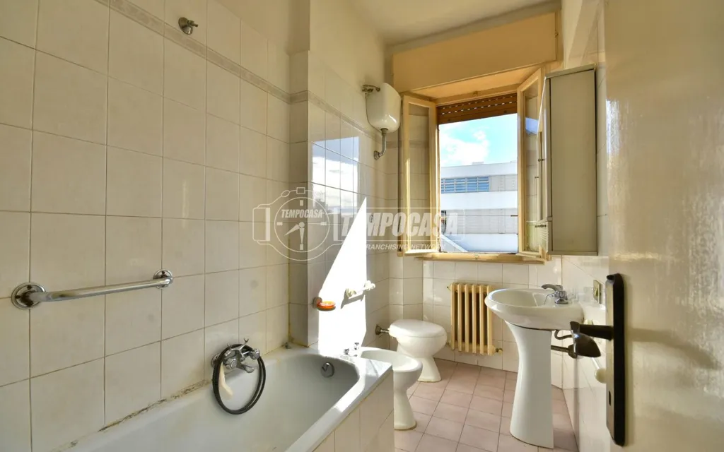 Spacious Apartment with Balconies in Osimo