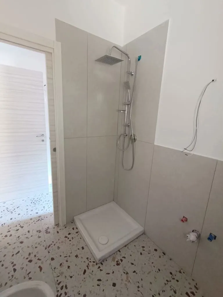 Salles de bain - Fully Renovated Apartment with Balconies in Marigliano