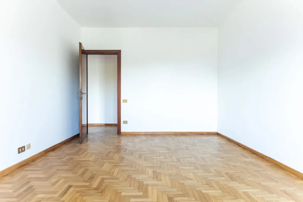 Pièces - Four-Bedroom Apartment with Terrace in Rome
