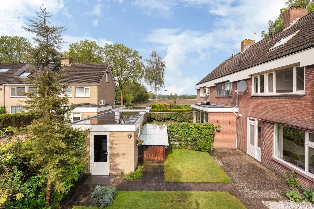Aed - Corner House with Garden in Gytsjerk