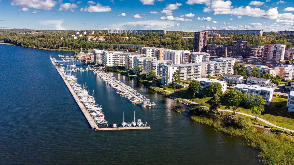 Õhuvaade - Efficient 1-Bedroom Flat with Inner Courtyard in Kallhäll