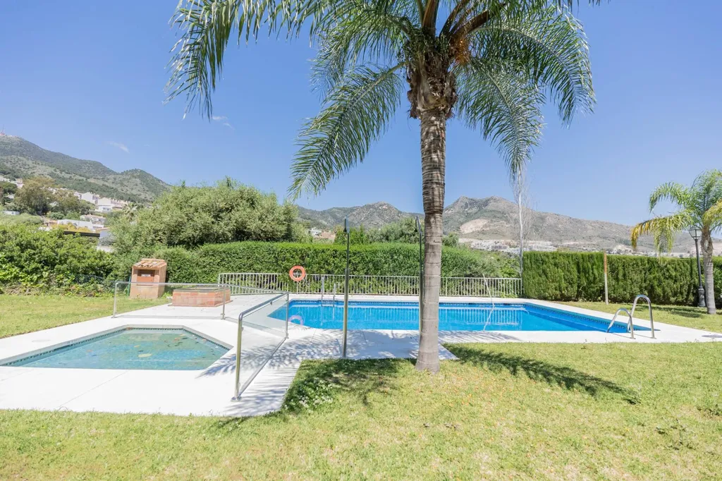 Piscine - Corner Chalet with Sea View in Benalmádena