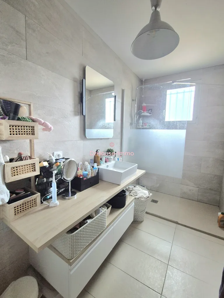 Bathrooms - Detached House with Terrace in Chalon-Sur-Saône