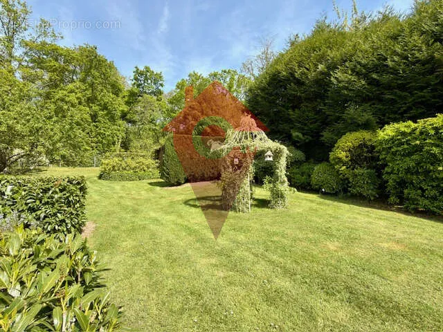 Garden - Penthouse with Pool in Crespières
