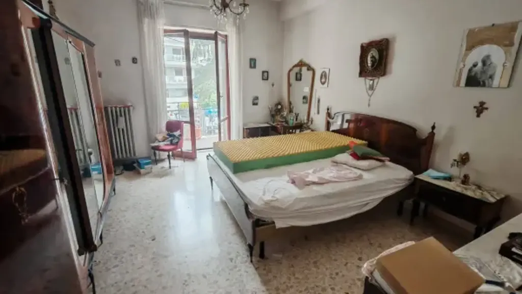 Bedrooms - Apartment with Balcony in High Street, Benevento