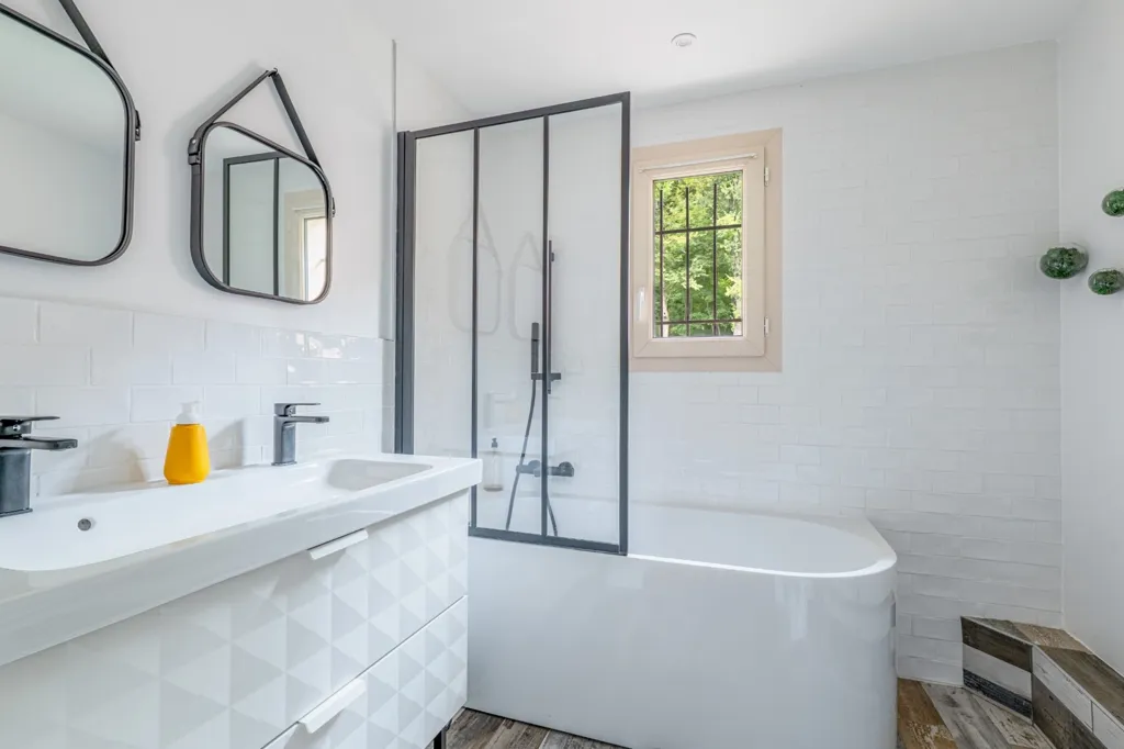 Vannitoad - Villa with Private Apartment near Lyon Centre