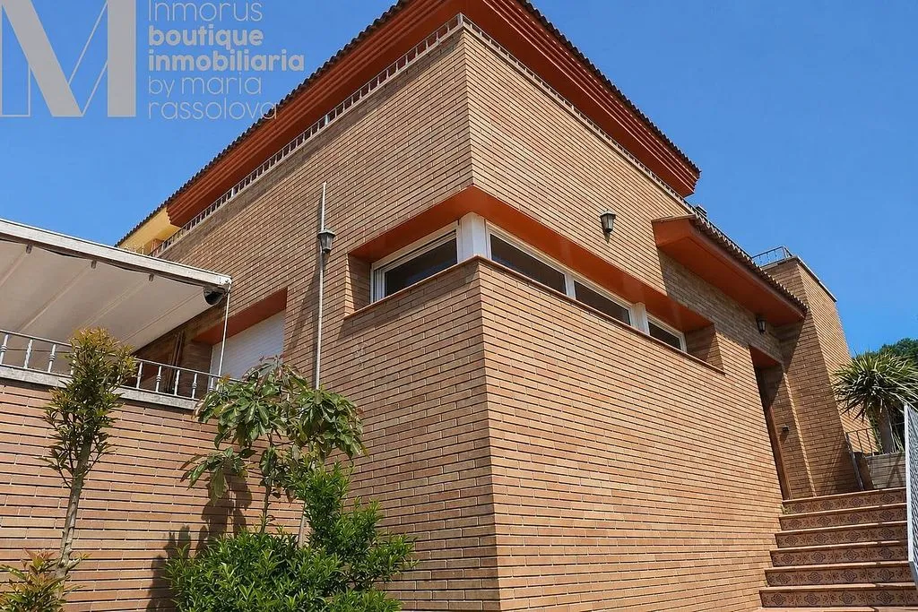 Välivaade - Chalet with Sea View and Pool in Calella