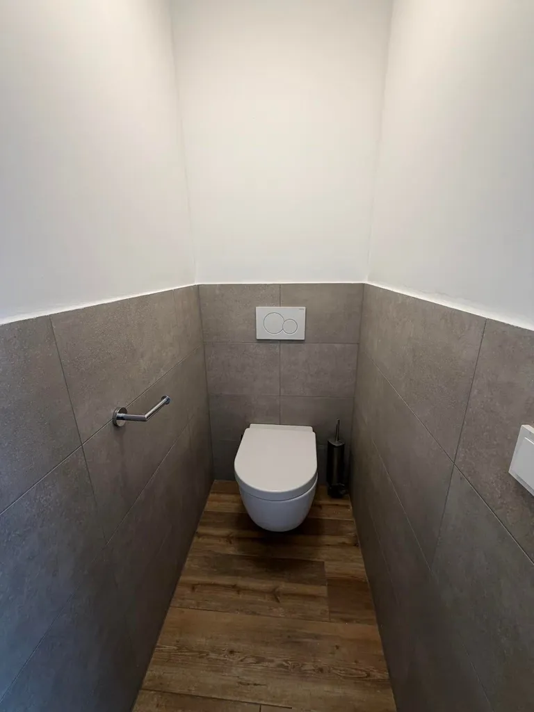 Vannitoad - Five-Room Apartment with Shared Terrace in Vught