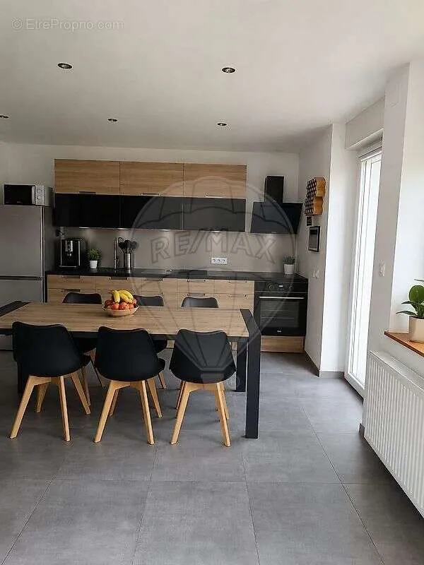 Sala da pranzo - Detached House with Garden in Cutry