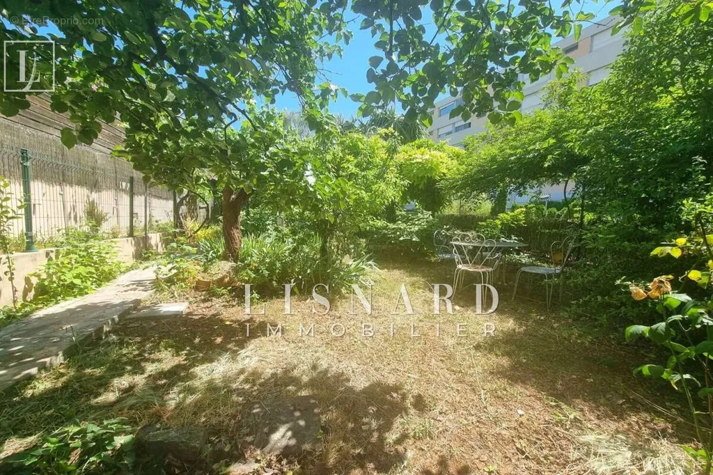 Aed - Basement Apartment with Garden in Vallauris