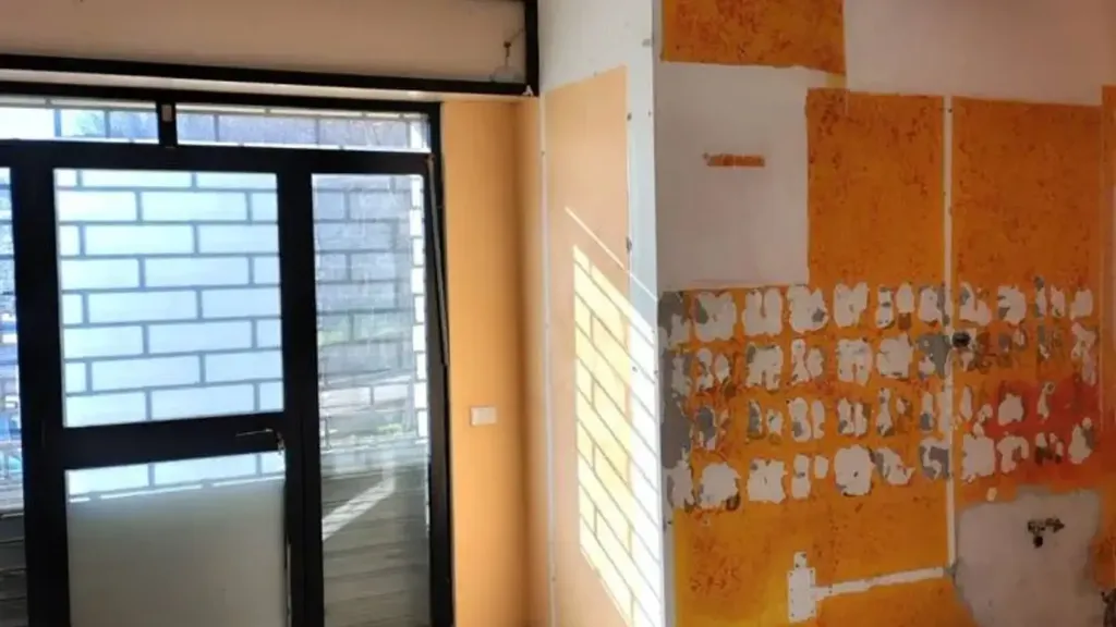 Toad - Two-Bedroom Apartment with Balcony in Avellino
