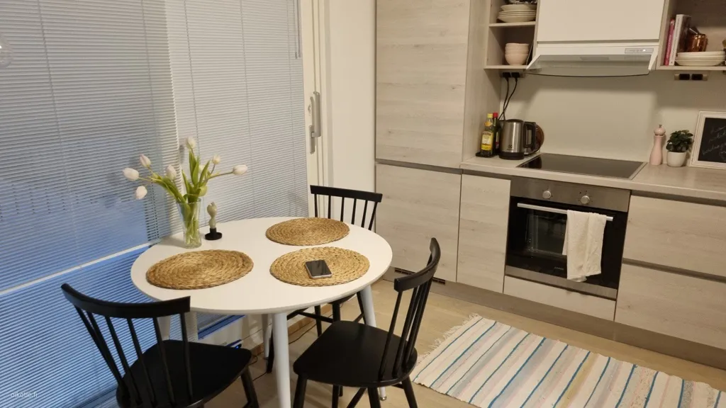 Salle à manger - Modern Studio with Balcony in Joensuu City Centre