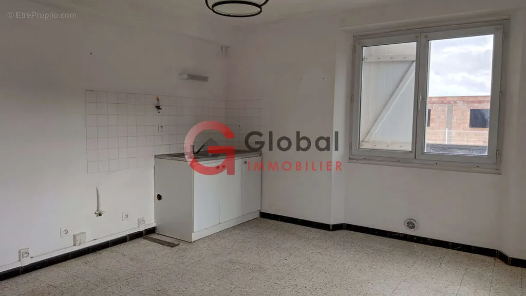 Toad - Dual-Occupancy House with Professional Use in City Centre
