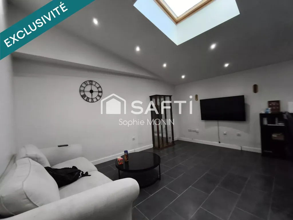 Elutuba - 3-Bedroom Apartment with Courtyard in Mâcon Centre