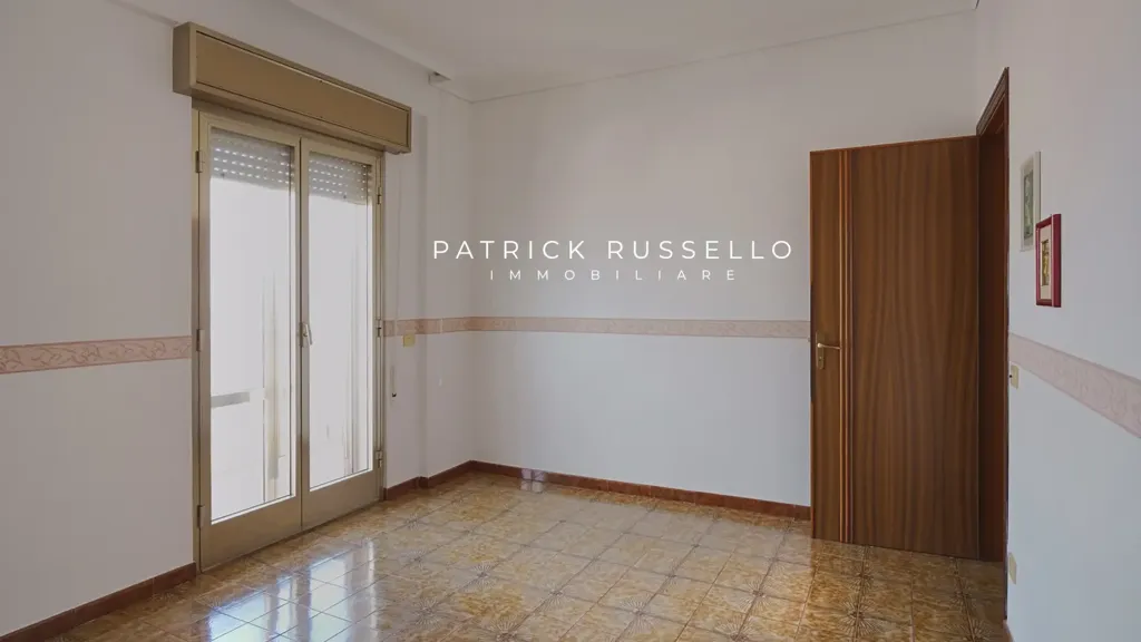 Toad - Spacious Apartment with Triple Exposure in Caposoprano, Gela
