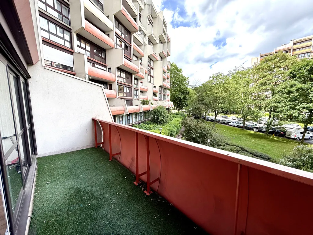 Balcon - Appartement avec terrasse et balcon à Sevran