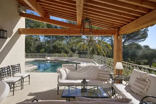 Terrazza - Renovated Villa with Pool in Valbonne