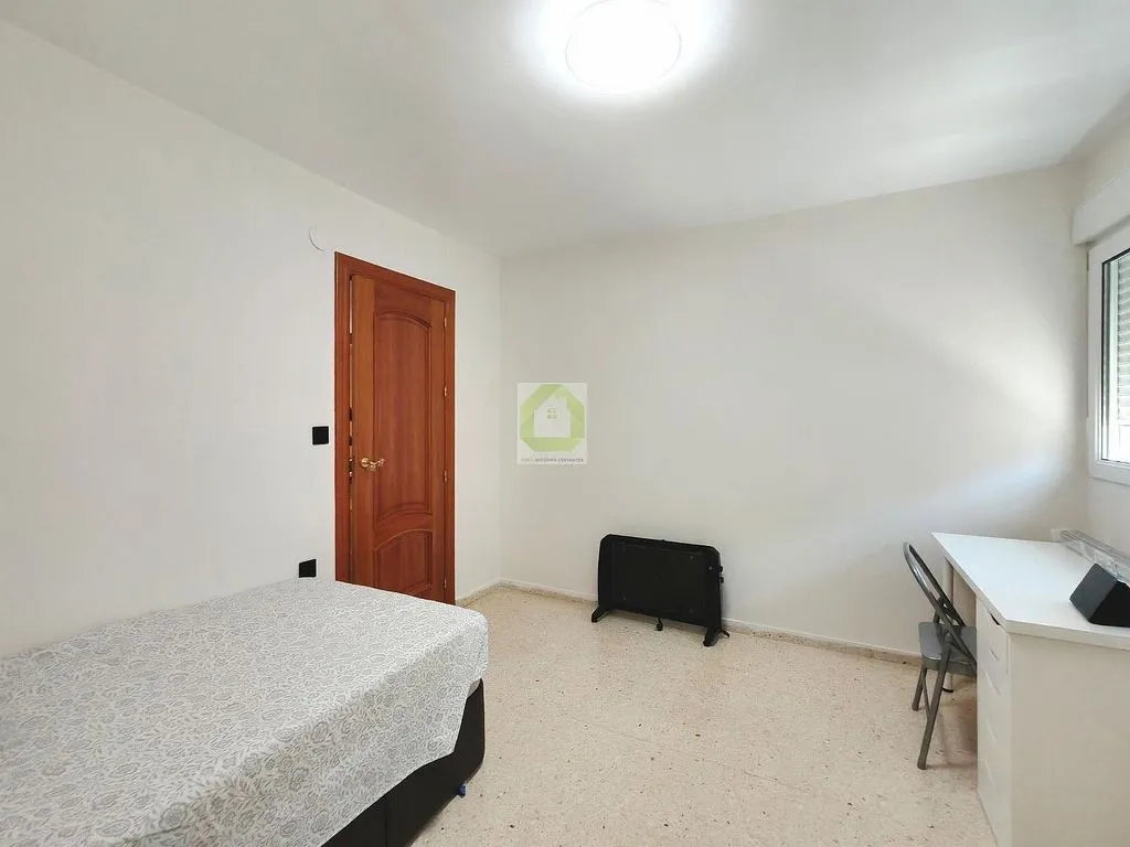 Chambres - Furnished Flat with Air Conditioning in Cervantes