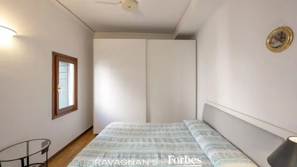 Magamistoad - Canal-Front Apartment in Venice