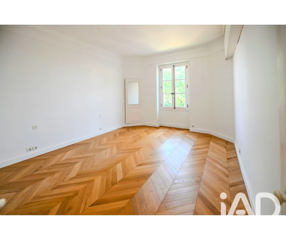 Stanze - Characterful Apartment with Balcony in Avignon
