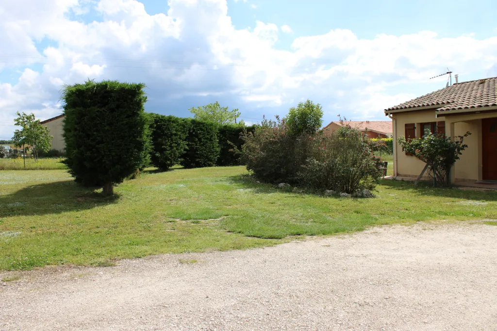Aed - Charming House with Enclosed Garden in Quiet Area
