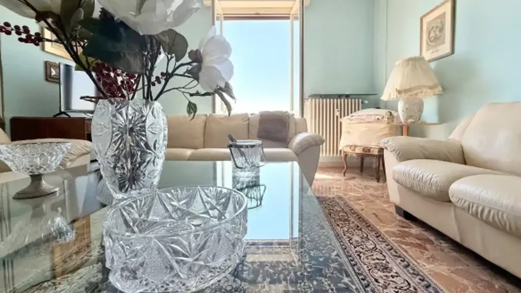 Séjour - Panoramic Apartment with Balcony in Voghera Centre