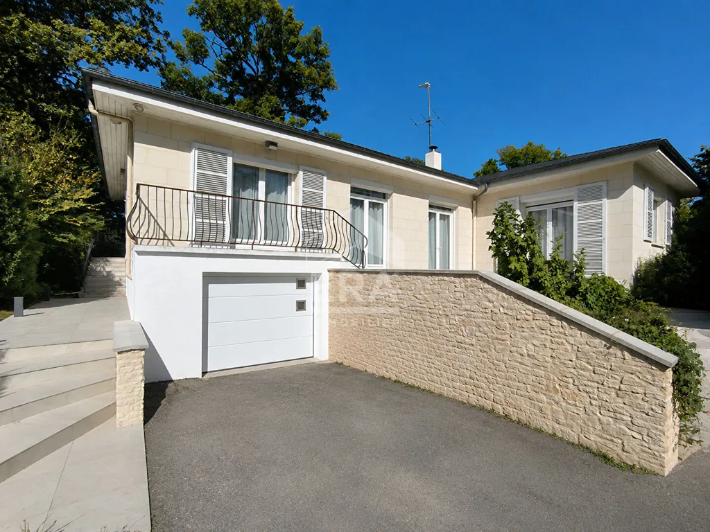 Extérieur - Villa de Plain Pied avec Terrasse à Etolles