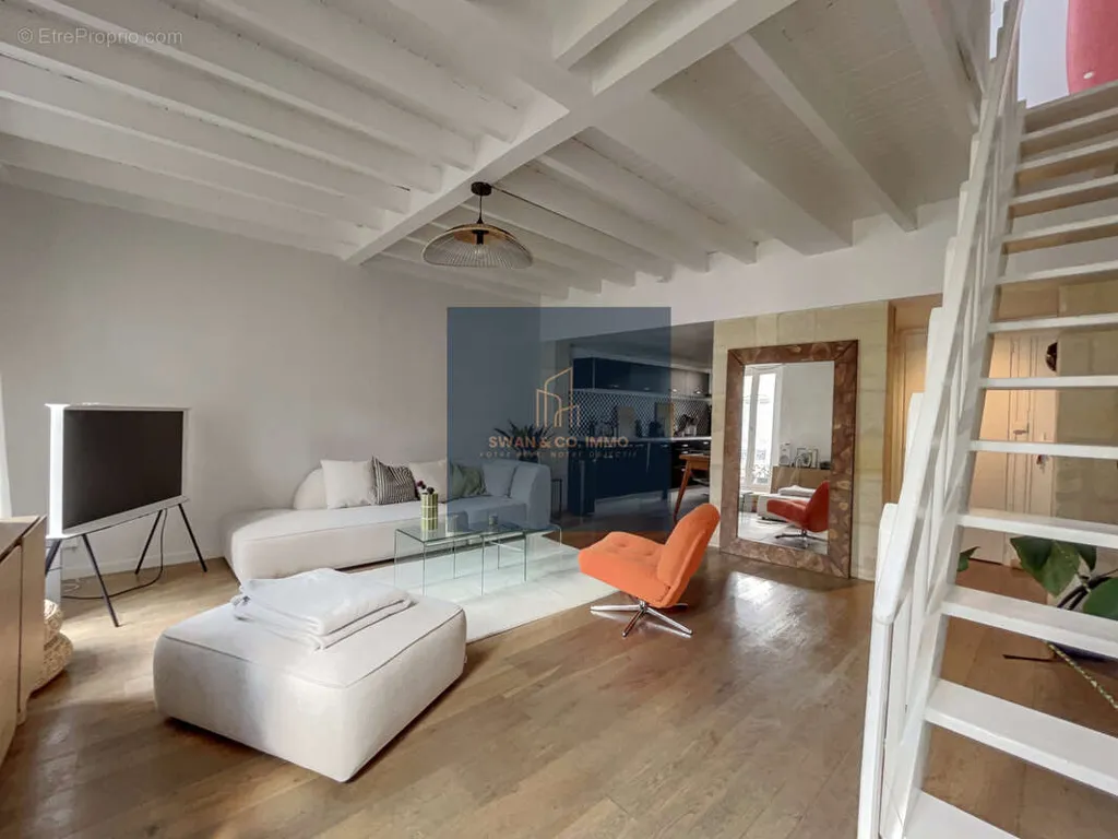 Séjour - Appartement Duplex avec Charme Ancien à Bordeaux Sainte-Croix