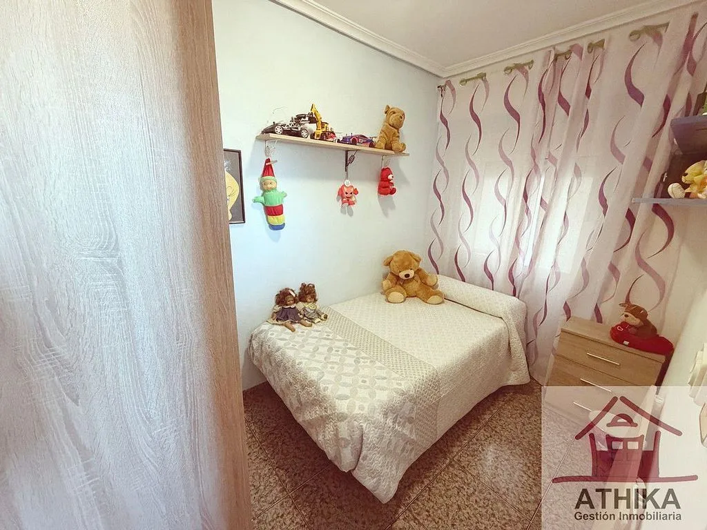 Chambres - 3-Bedroom Flat with Air Conditioning in Manises