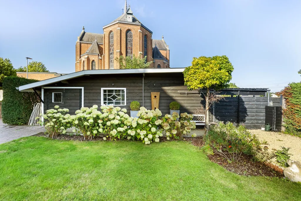 Jardin - Rijksmonument Villa with Garden in Lamswaarde