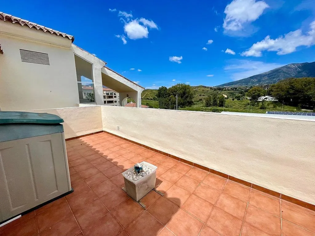 Terrass - Modern Penthouse with Pool in Mijas Golf