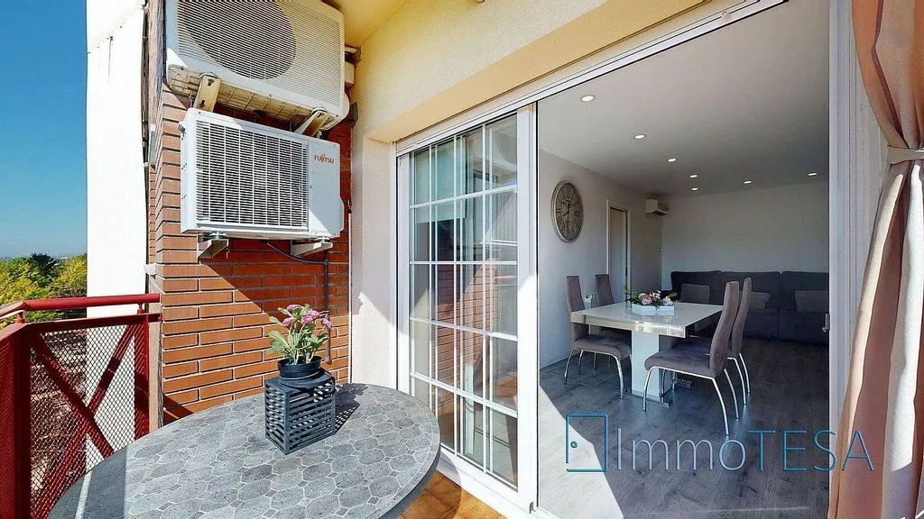Balcon - Apartment with Balcony in Parc d’Europa