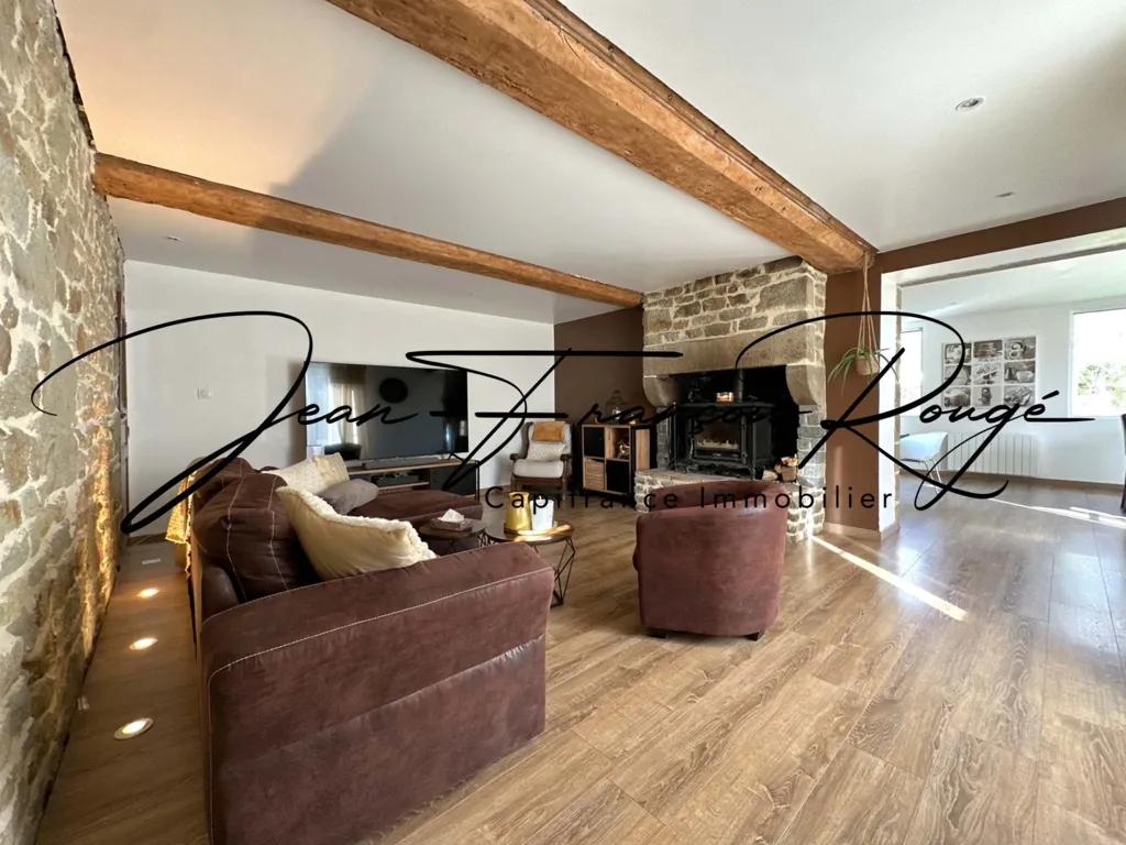 Séjour - Maison en Pierres avec Jardin et Cuisine d'Été à Manche