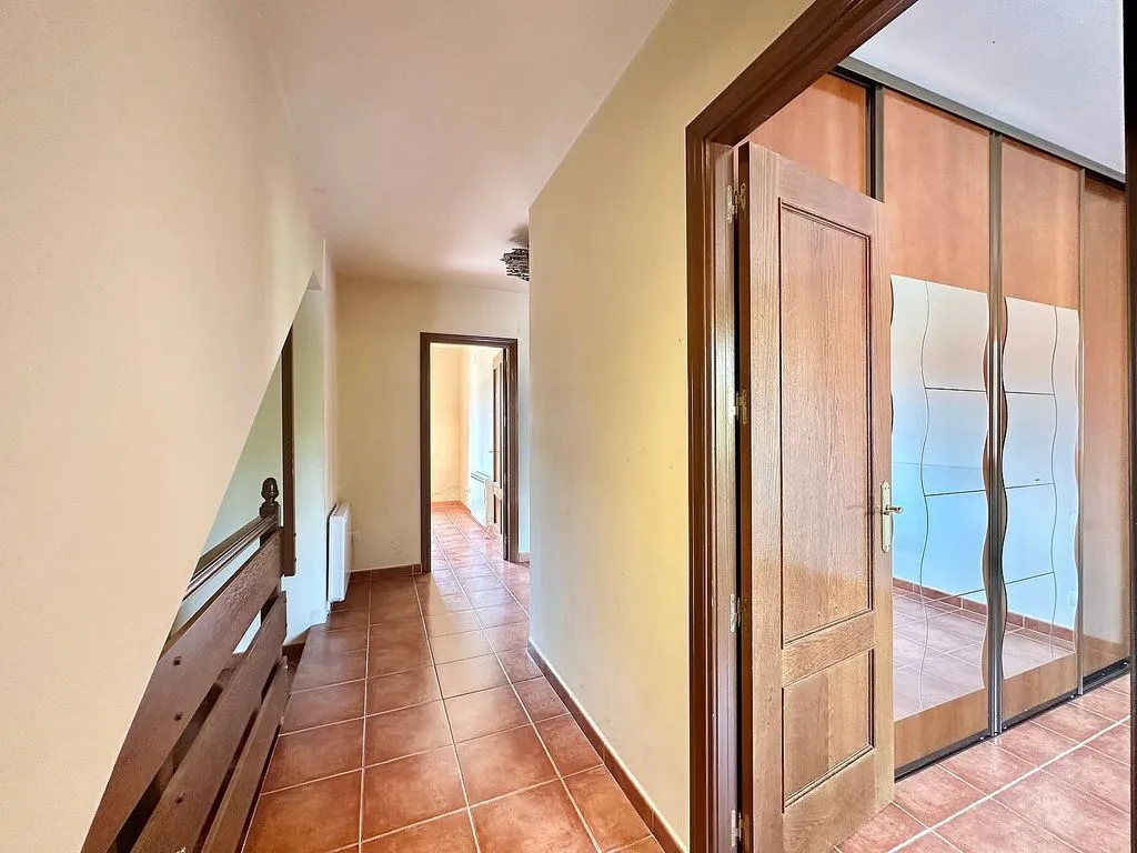 Entrée - Patio-Backed Chalet in Mejorada del Campo