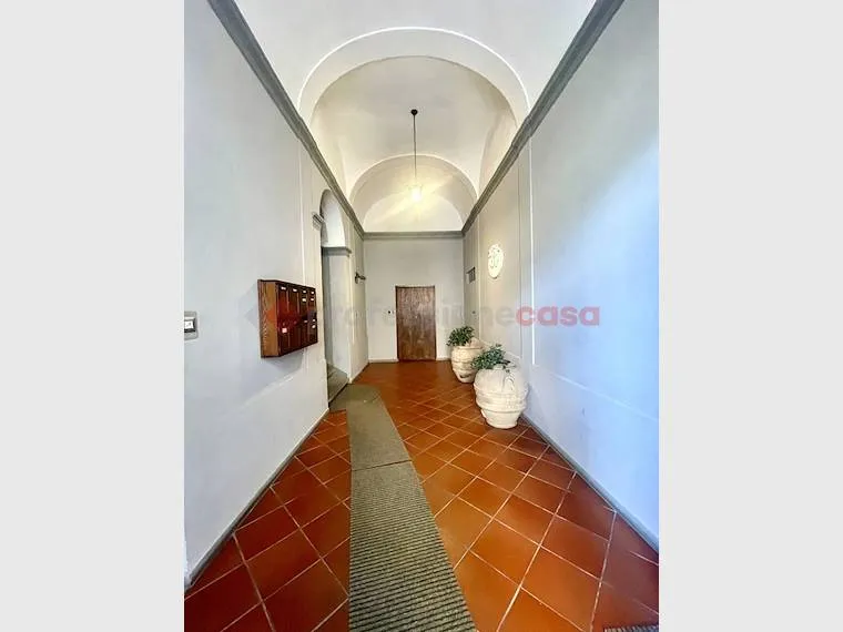 Entrée - Retrofitted Studio in Perugia's Historic Centre