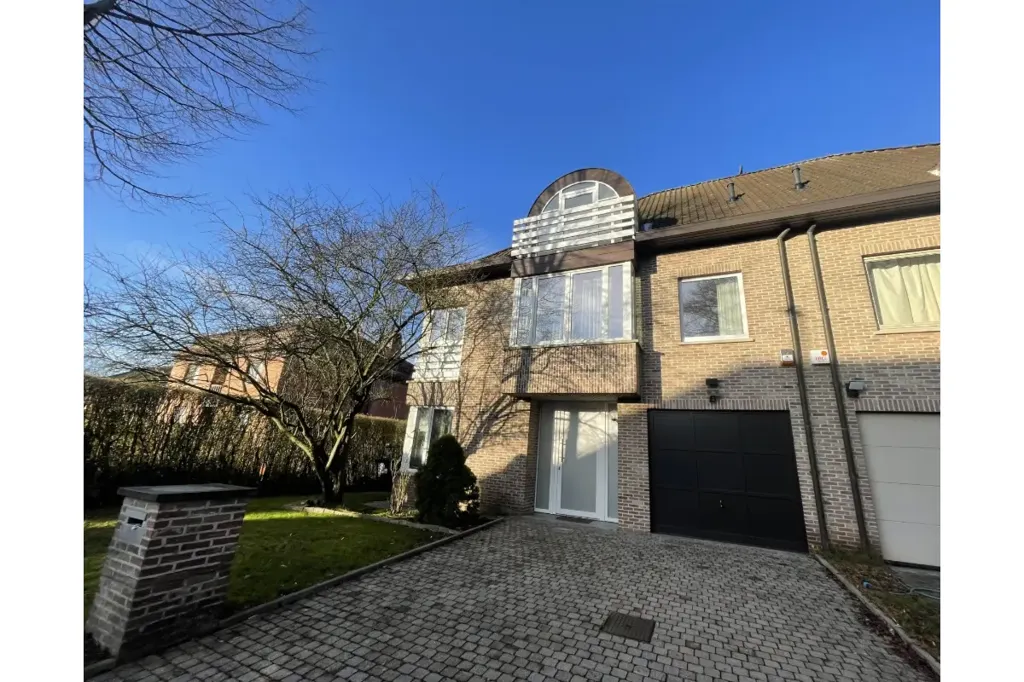Extérieur - Maison 3 Façades avec Jardin à Wezembeek-Oppem