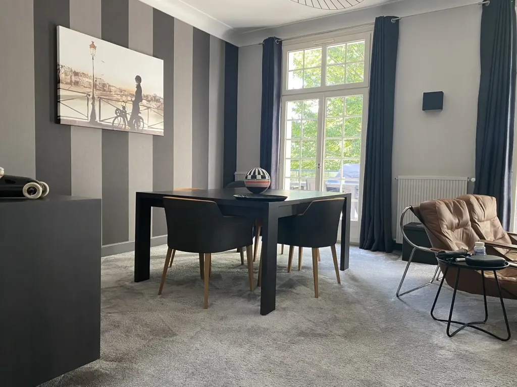 Salle à manger - Propriété avec Spa de Nage et Parc à l'Ouest de Tours
