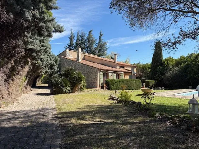 Bassein - Architectural House with Pool in Saint-André-de-Sangonis